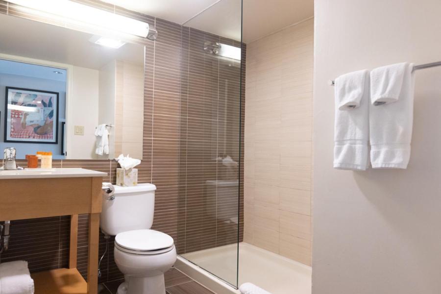 King Room with Soaking Tub and Ocean View