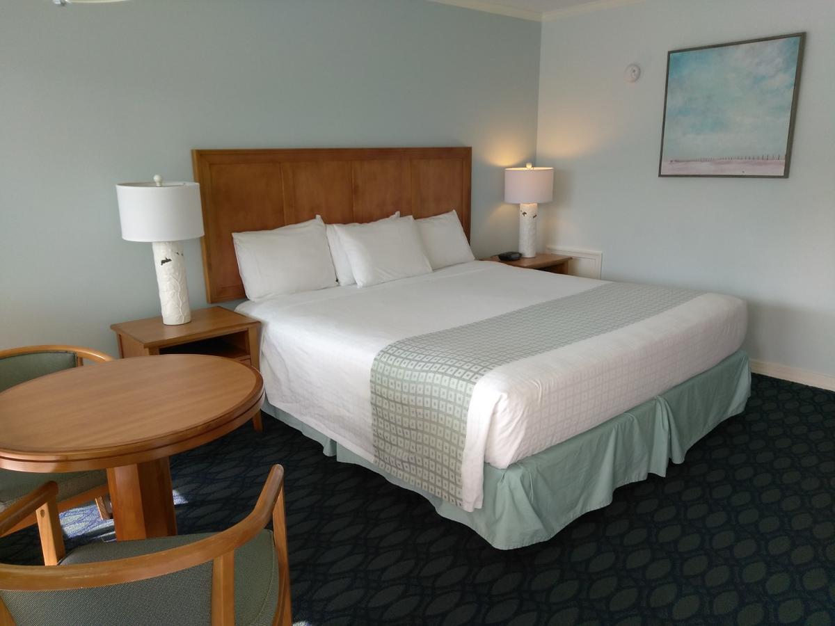 Deluxe King Room with Balcony