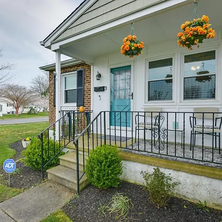 Bright Cape May Vacation Rental Less Than 1 Mi To Ocean-2