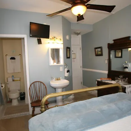 The Bacchus Inn Bed & Breakfast-3