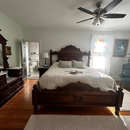 Beauclaires Bed & Breakfast-3