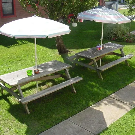 Apt#3 4 Bedroom 2 Bath, Sleeps 10, Walk To Beach, Mall, Parking Available-2